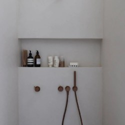 Zen Tina freestanding de hormigón