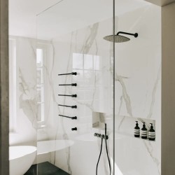 Zen Tina freestanding de hormigón